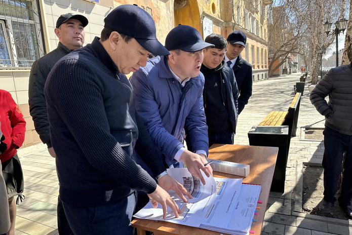 На проспекте Назарбаева начали восстанавливать фасады домов