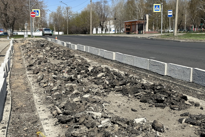 В Усть-Каменогорске продолжается ремонт на улице Темиржолшылар и проспекте Абая