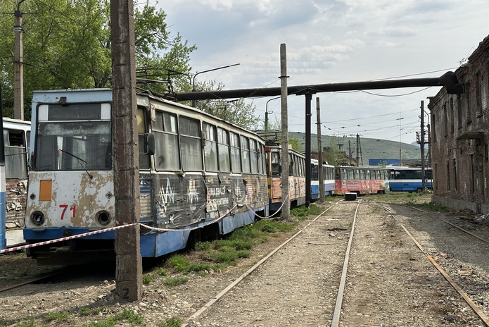 В Усть-Каменогорске в трамвайном депо начался ремонт