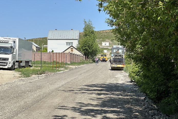 В 23 микрорайоне Усть-Каменогорска заканчивается ремонт дороги