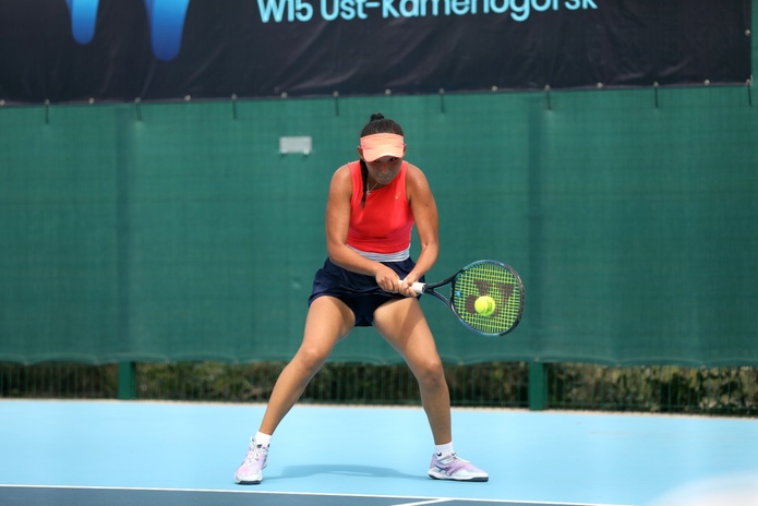 Теннисистка Усть-Каменогорска вышла в полуфинал домашнего международного турнира