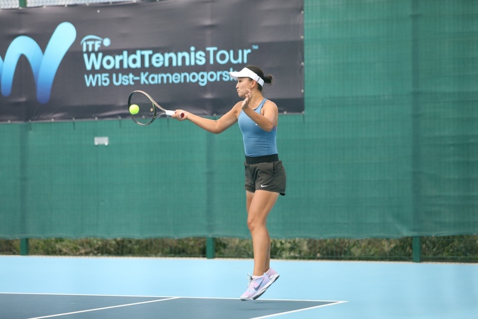 Теннисистка Усть-Каменогорска вышла в полуфинал домашнего международного турнира
