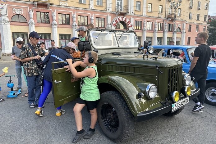 В Усть-Каменогорске состоялся костюмированный ретро-вечер