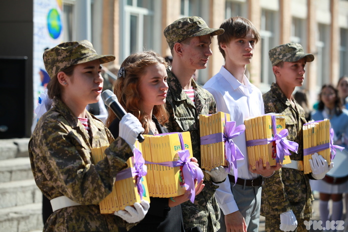 Больше пяти тысяч первоклашек пошли в этом году в школы Усть-Каменогорска