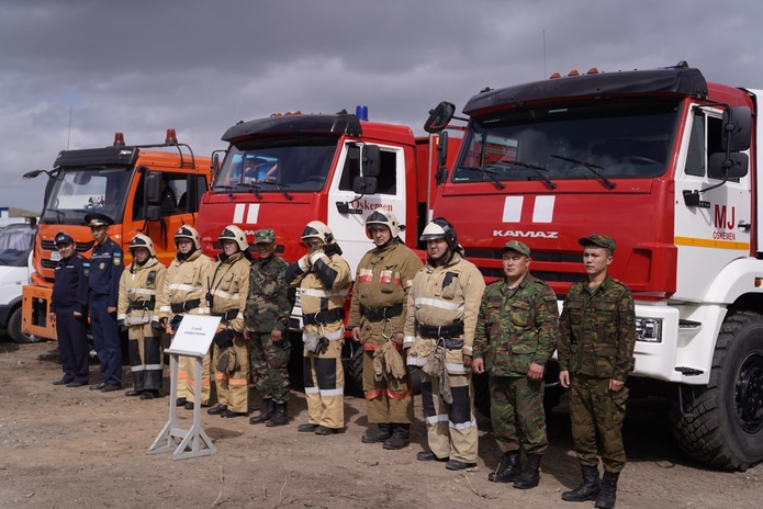 Спасатели вытащили людей из разрушенного здания: в ВКО прошли учения