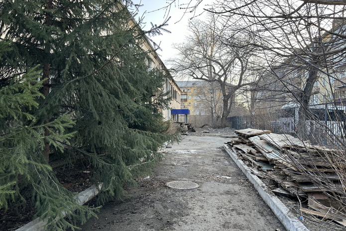 В Усть-Каменогорске начался ремонт в здании бывшего детского сада на улице Протозанова