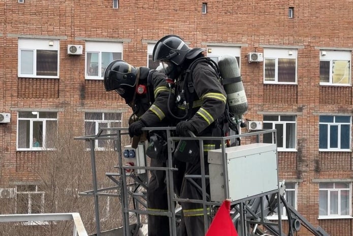 В первой городской больнице ДЧС ВКО отработали действия при пожаре