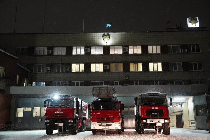 Аким ВКО поздравил пожарных, полицейских и медиков в новогоднюю ночь