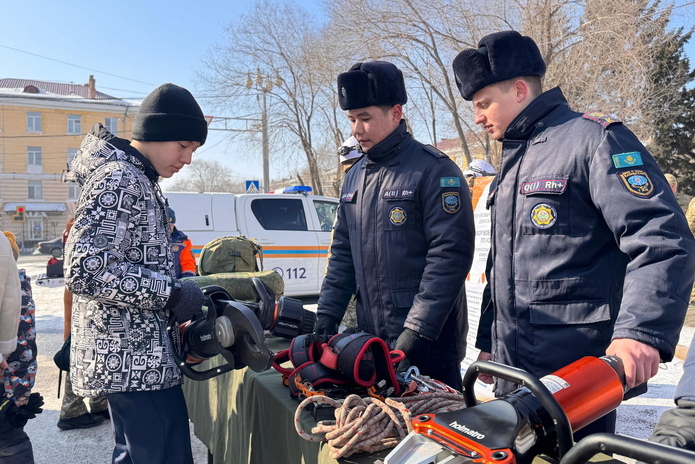 В Усть-Каменогорске спасатели ДЧС ВКО представили новую технику