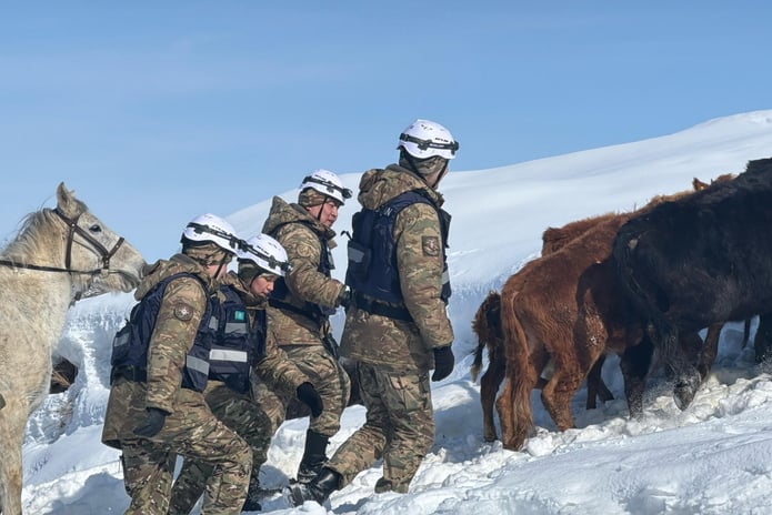 Спасатели ВКО отрабатывают действия при паводках