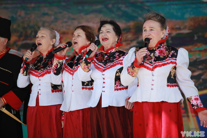 В Усть-Каменогорске отмечают День единства народа Казахстана
