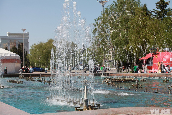 В Усть-Каменогорске отмечают День единства народа Казахстана
