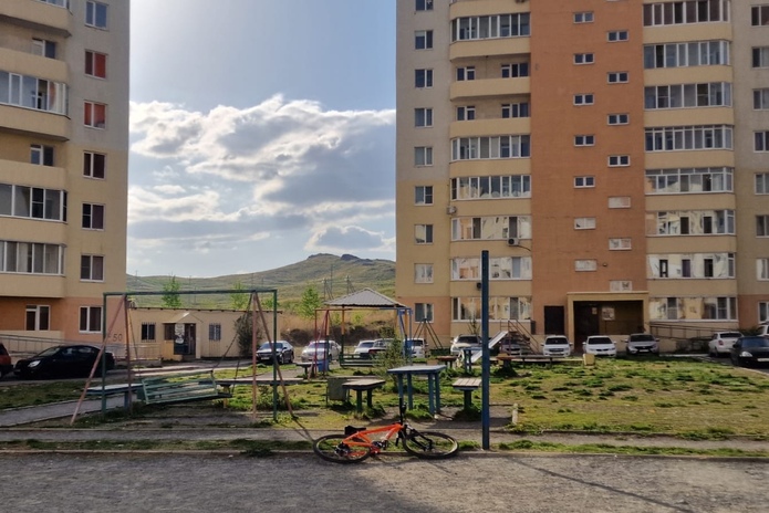 Футбольная площадка появится на проспекте Есенберлина в Усть-Каменогорске