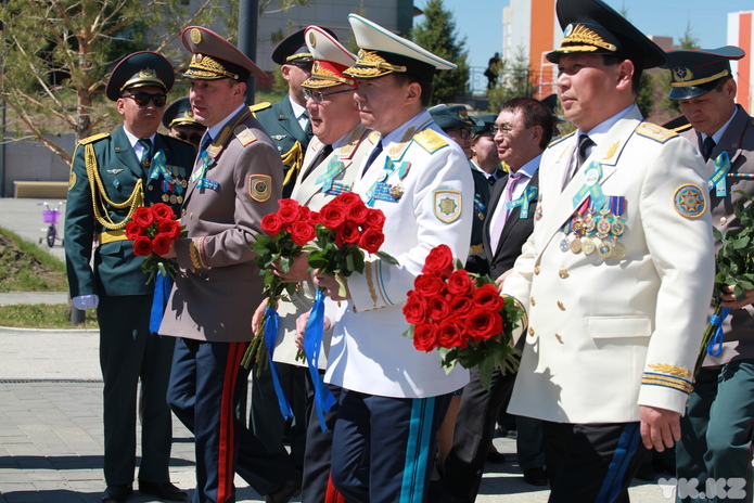 В Усть-Каменогорске почтили память первого министра обороны Сагадата Нурмагамбетова