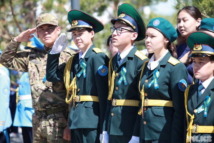 В Усть-Каменогорске почтили память первого министра обороны Сагадата Нурмагамбетова