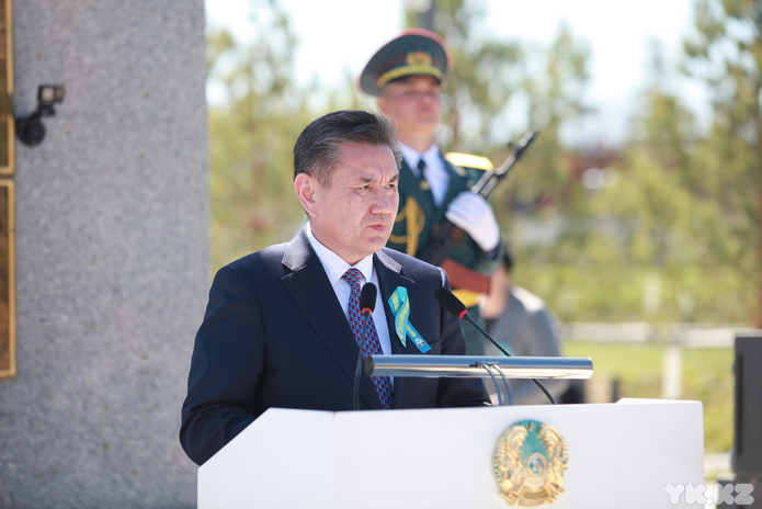 В Усть-Каменогорске почтили память первого министра обороны Сагадата Нурмагамбетова