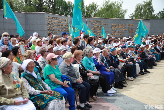 В Усть-Каменогорске празднуют 80 лет Великой Победы