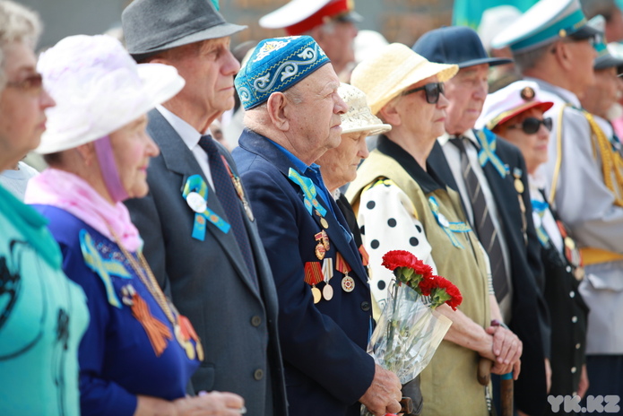 В Усть-Каменогорске празднуют 80 лет Великой Победы