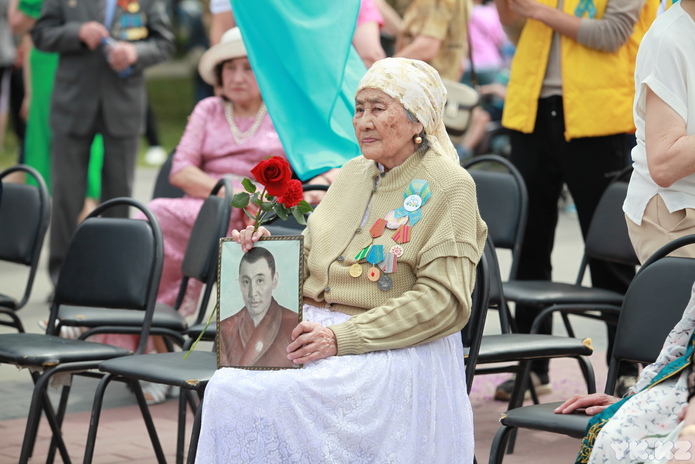 В Усть-Каменогорске празднуют 80 лет Великой Победы