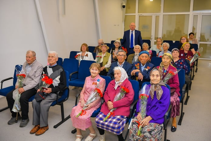 Ветеранов производства пригласили на экскурсию в 