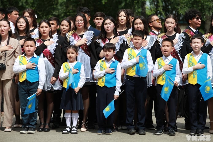 Торжественные линейки прошли сегодня у выпускников Усть-Каменогорска