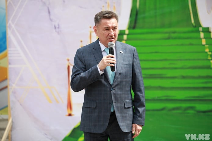 Торжественные линейки прошли сегодня у выпускников Усть-Каменогорска