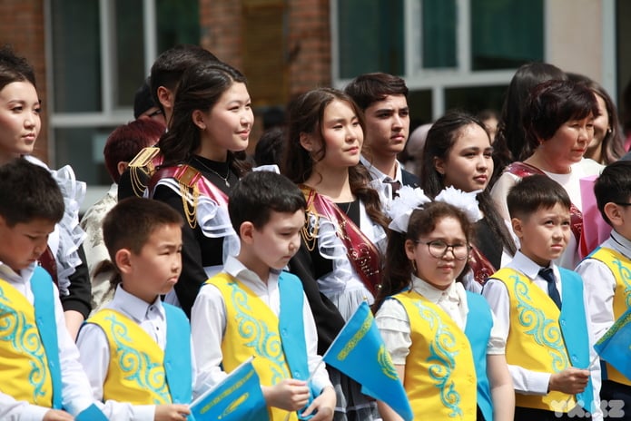 Торжественные линейки прошли сегодня у выпускников Усть-Каменогорска