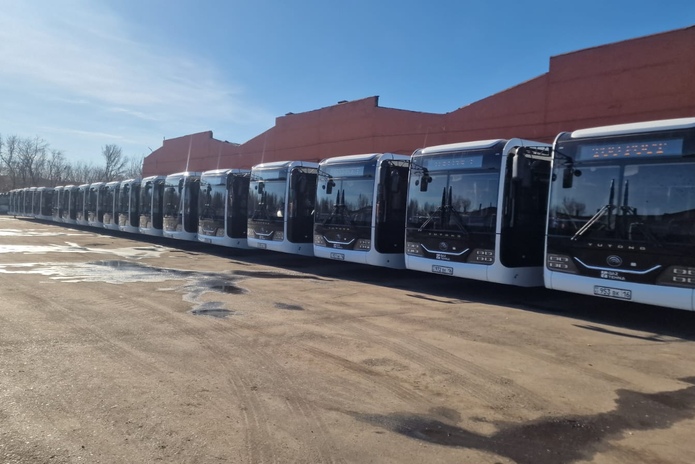 20 новых автобусов приехали в Усть-Каменогорск