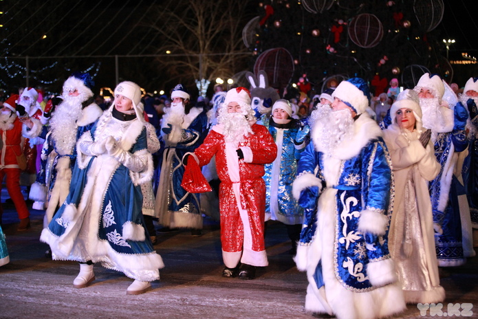 В Усть-Каменогорске зажгли главную ёлку области
