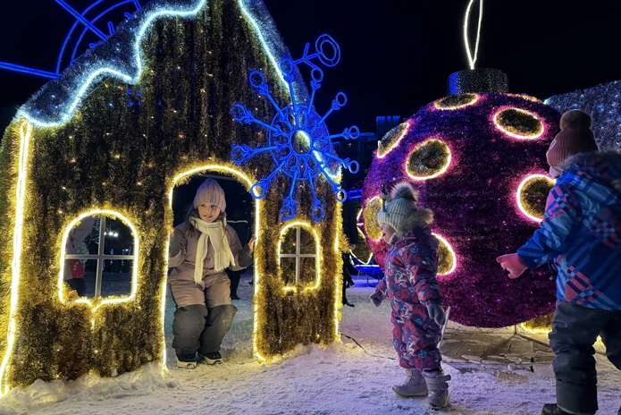 В Усть-Каменогорске зажгли главную ёлку области