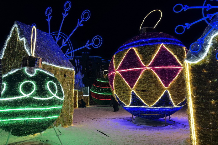 В Усть-Каменогорске зажгли главную ёлку области