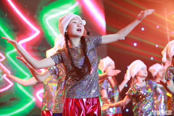 В Усть-Каменогорске состоялась новогодняя ёлка акима города