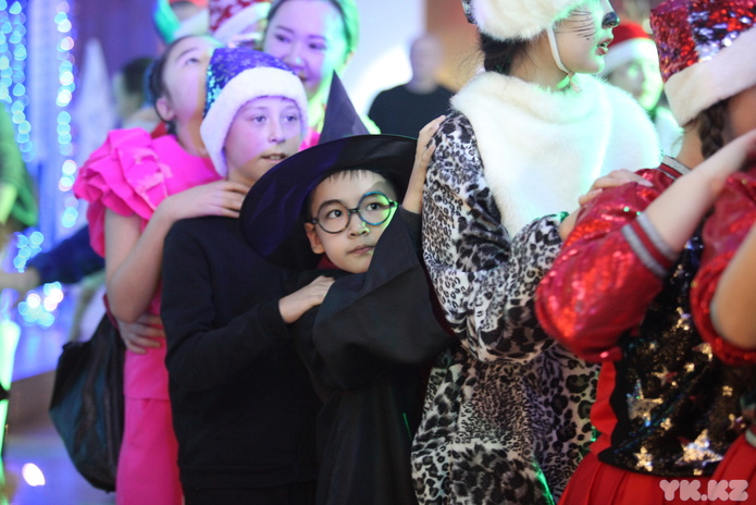 В Усть-Каменогорске состоялась новогодняя ёлка акима города