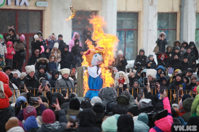 В Усть-Каменогорске широко и весело отметили Масленицу