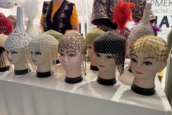 В Усть-Каменогорске отметили День национальной одежды