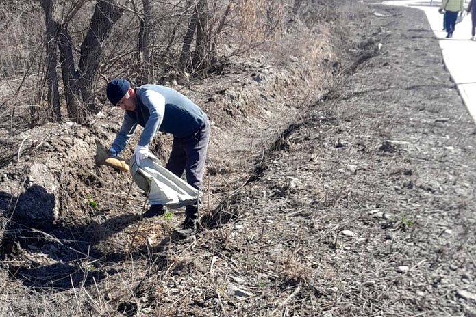 В Усть-Каменогорске прошёл массовый субботник
