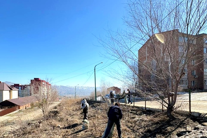 В Усть-Каменогорске прошёл массовый субботник