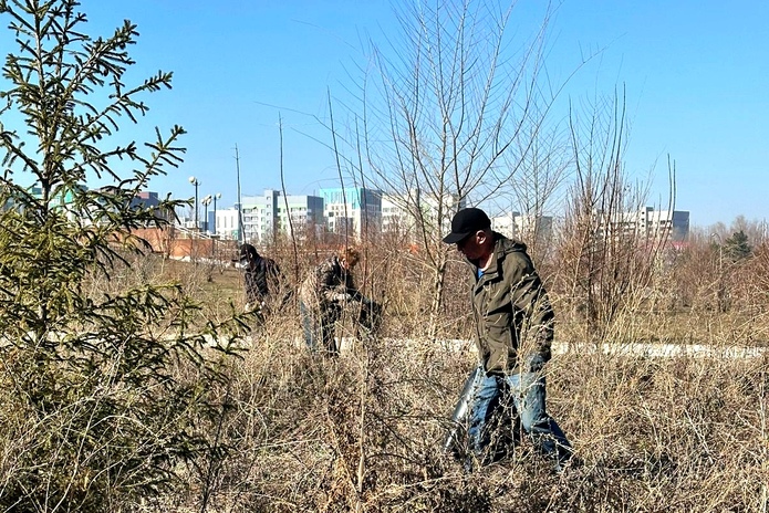 В Усть-Каменогорске прошёл массовый субботник