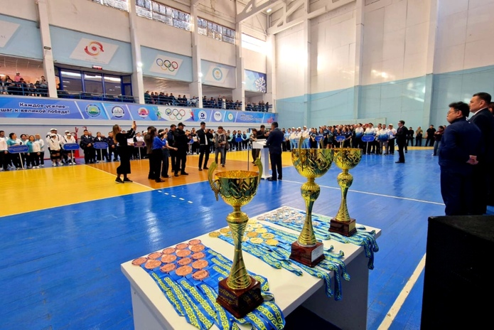 Чиновники ВКО поменяли форму