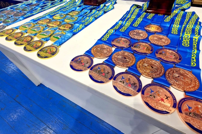 Чиновники ВКО поменяли форму