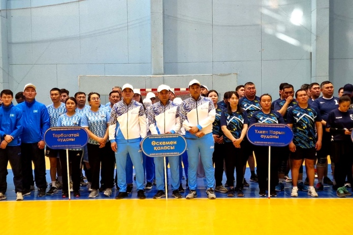 Чиновники ВКО поменяли форму