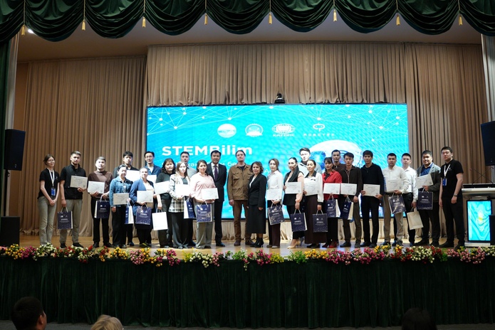 250 педагогов научились сочетать робототехнику и программирование в школьных предметах
