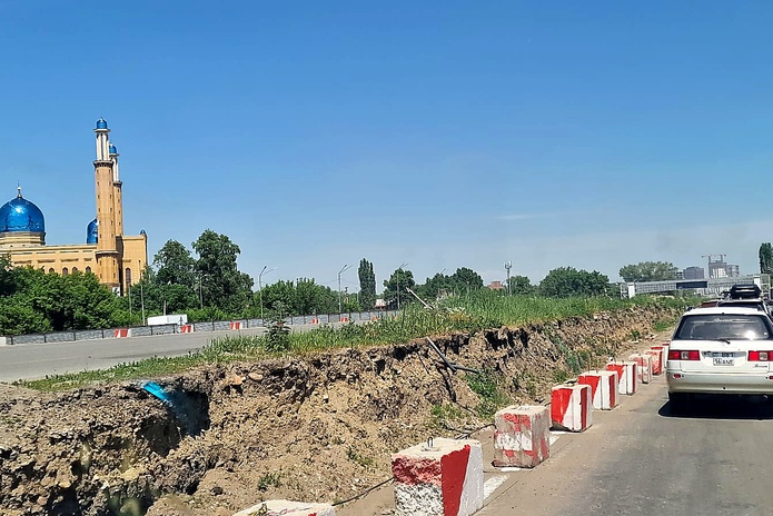 Участок проспекта Сатпаева закрыли для движения