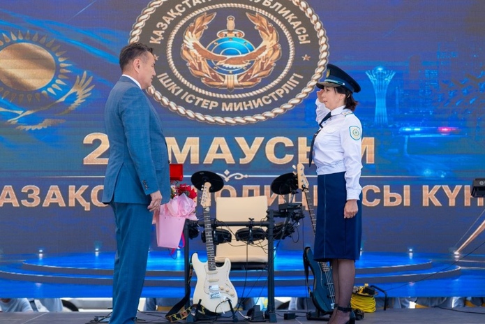 В ВКО десять полицейских получили ключи от новых квартир