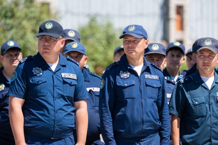 В ВКО десять полицейских получили ключи от новых квартир