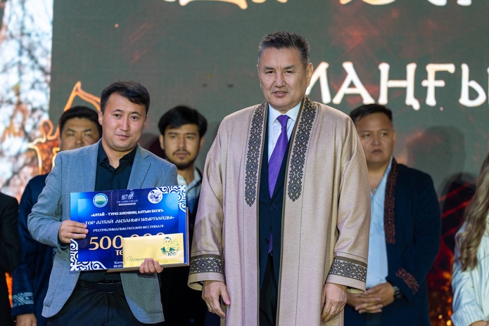 На фестивале в ВКО провели кокпар, поминальный ас и вечер поэзии