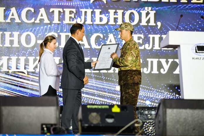 Мирас Жугунусов, Банд’Эрос и миллион для 