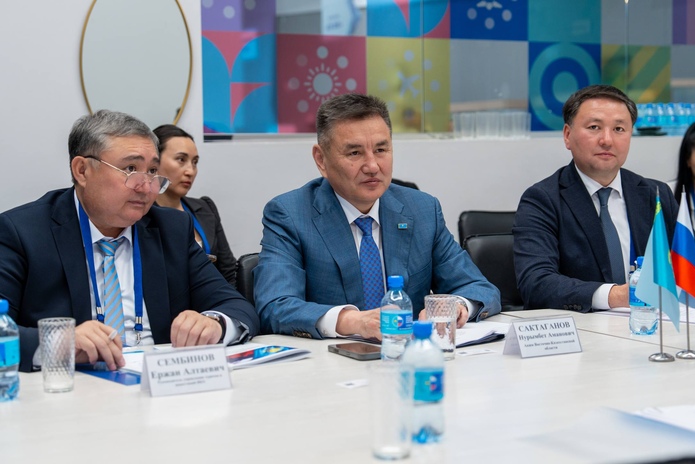 Между ВКО и Омской областью РФ планируют наладить транспортное сообщение