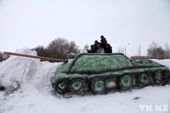 Танк в городе (+фото)