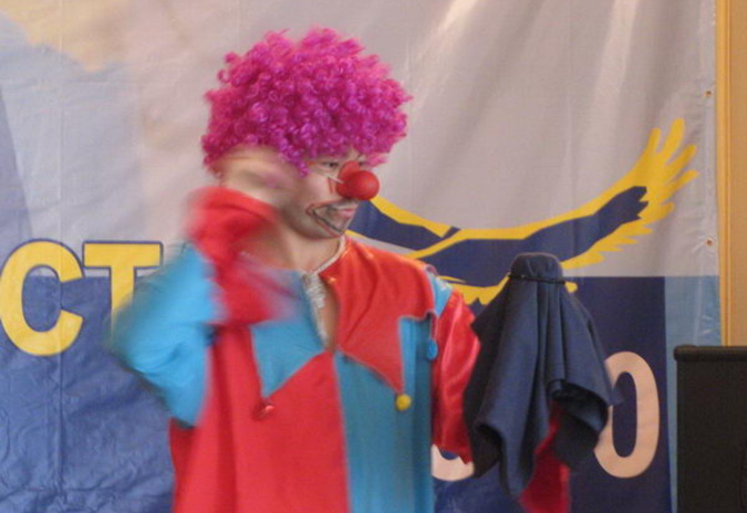 Они еще и пляшут